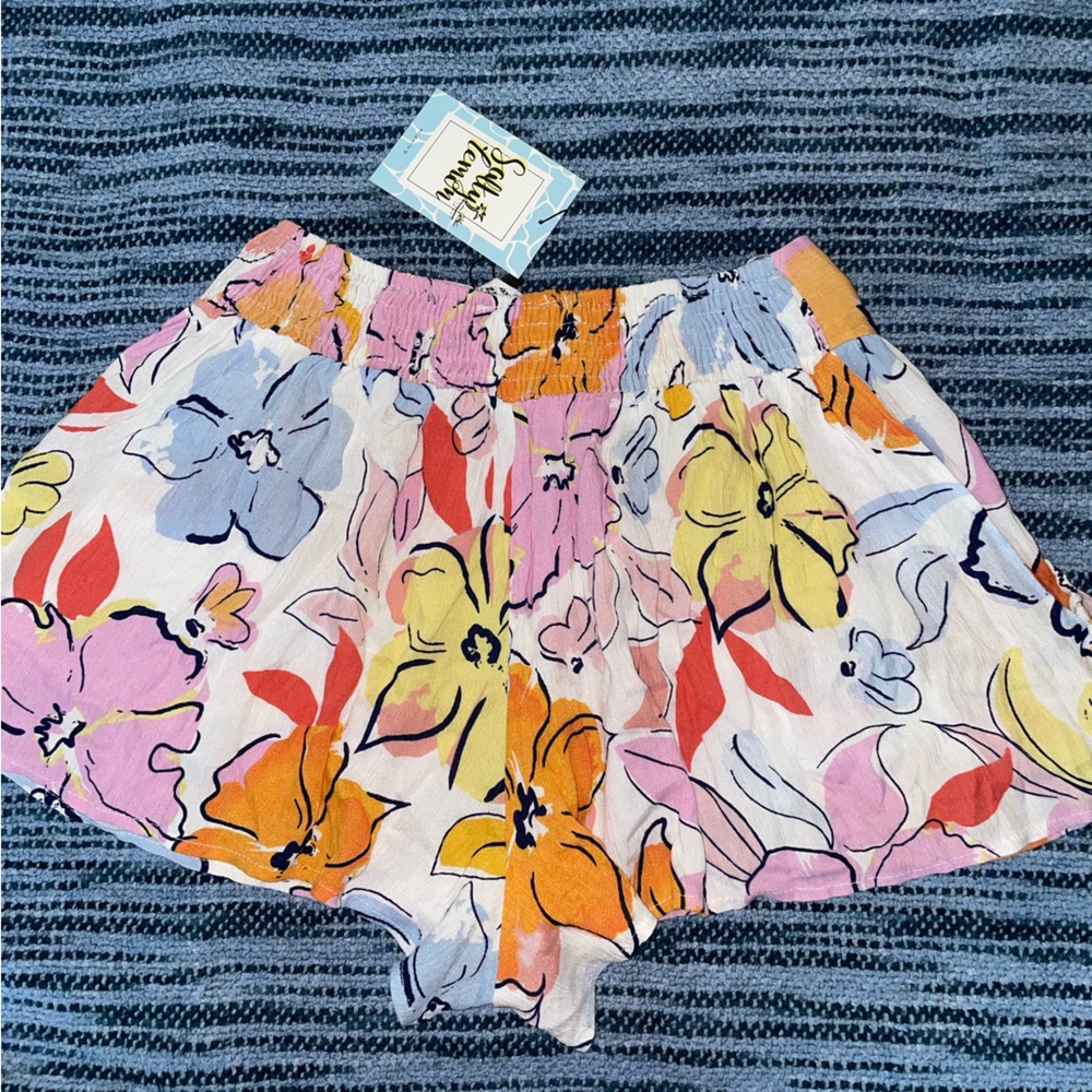 Salty lemon floral shorts